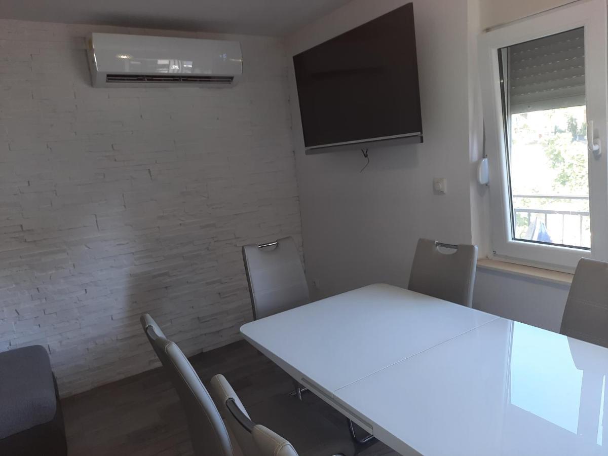 Ani Apartment Split Exterior photo